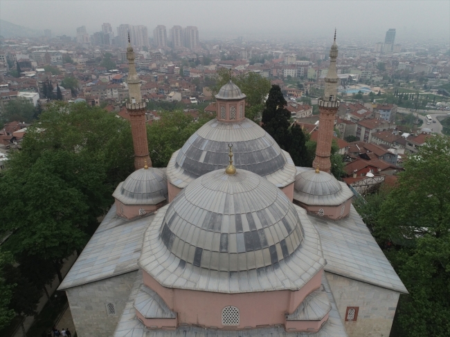 Adını seramiklerinin renginden alan eser: Yeşil Külliye